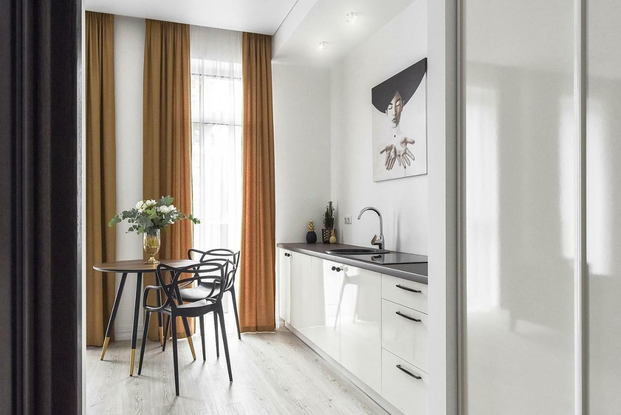 Four Luxury Flats Aparthotel Kaunas Eksteriør bilde